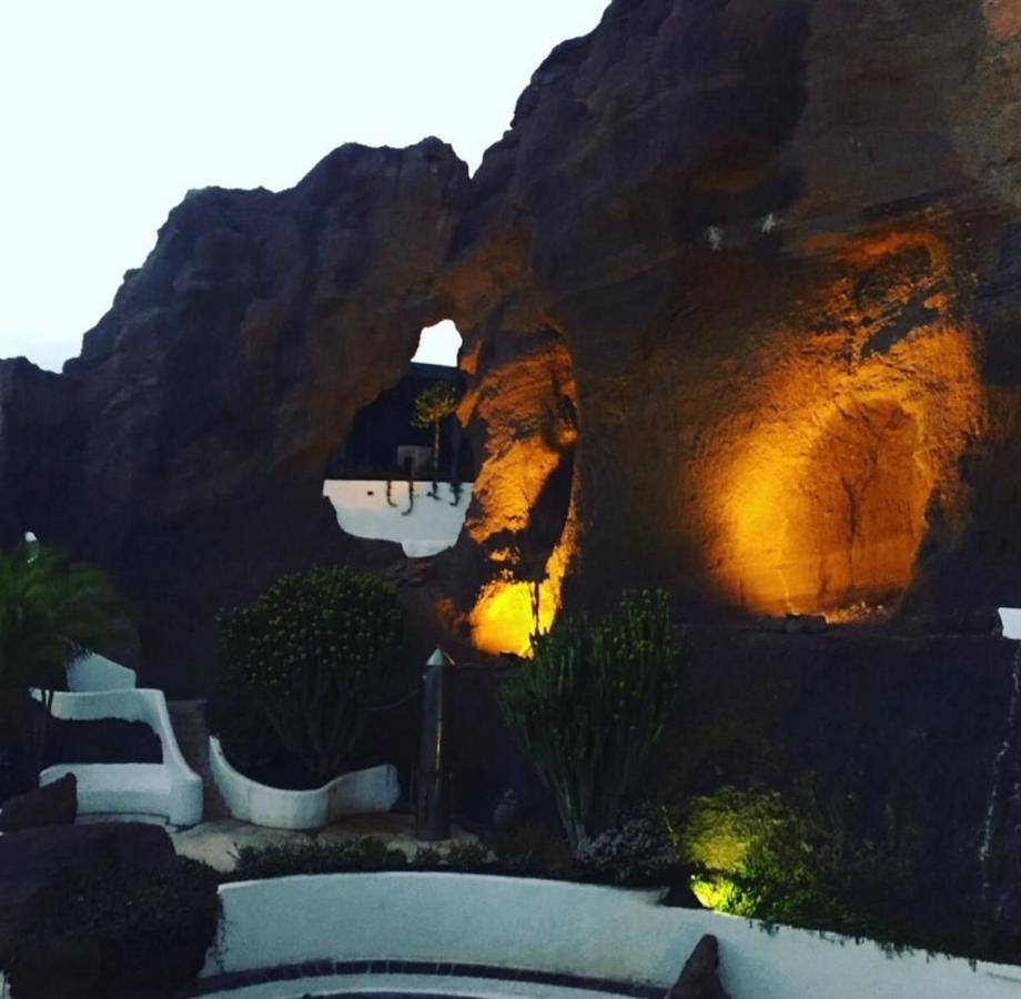 بويرتو ذيل كارمين Playa Chica Apartment المظهر الخارجي الصورة
